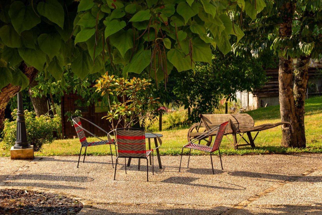 Aux Bories De Marquay, Chambres D'Hotes B&B Avec Piscine Et Spa Pres De Sarlat Exterior photo